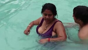 Hot sexy desi aunty showing assets in the pool