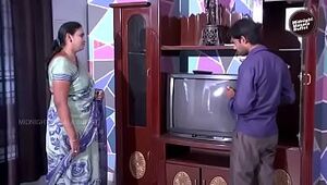 Desi Aunty Romance with cable boy